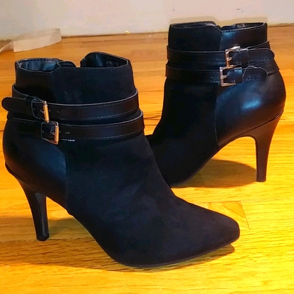 Shoes - Picture 1 of 4